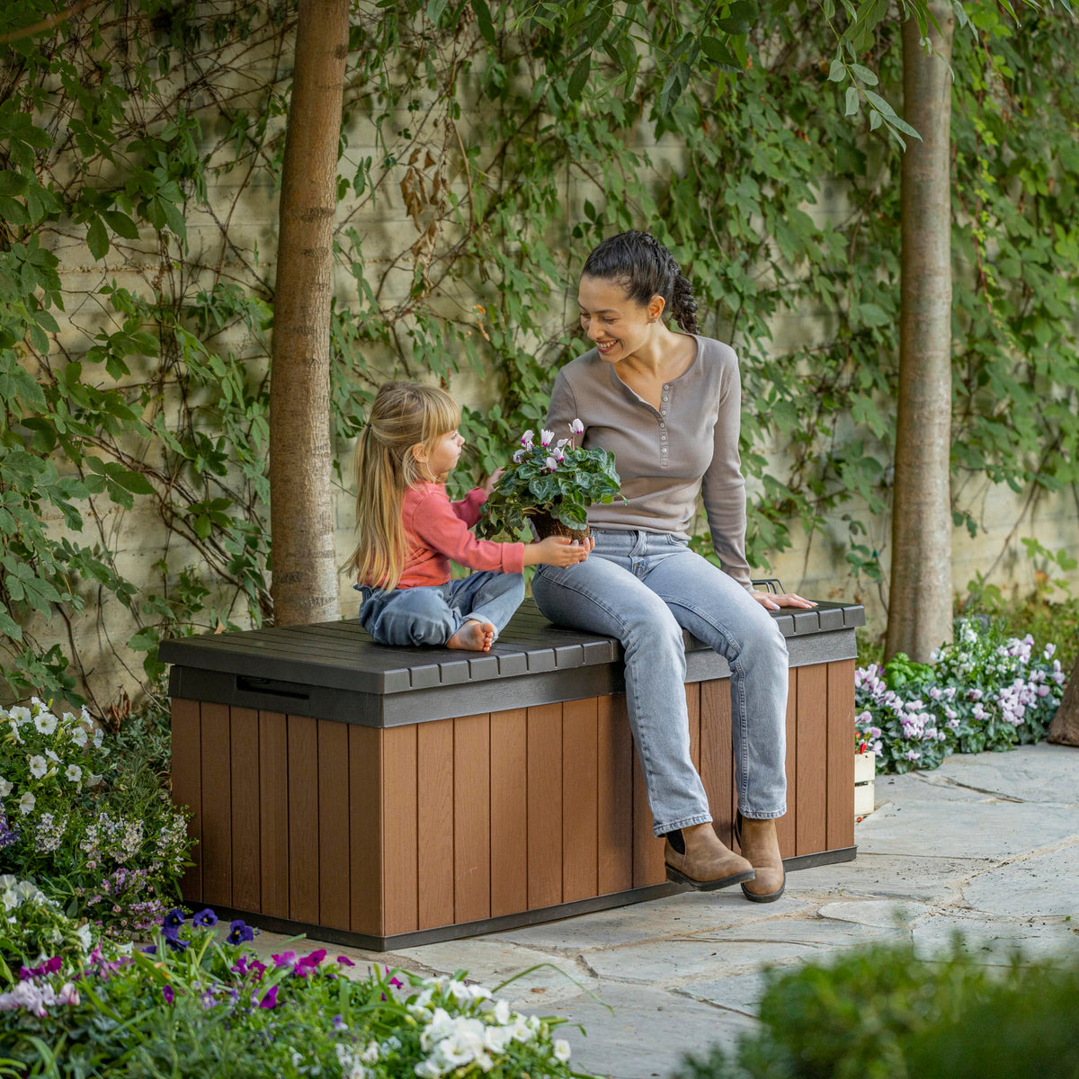 Keter Darwin 380L Outdoor Garden Furniture Storage Box Brown Evotech+ Wood Look and Feel | Fade Free | All Weather Resistant | Safe and Secure | Zero Maintenance | 2 year Warranty